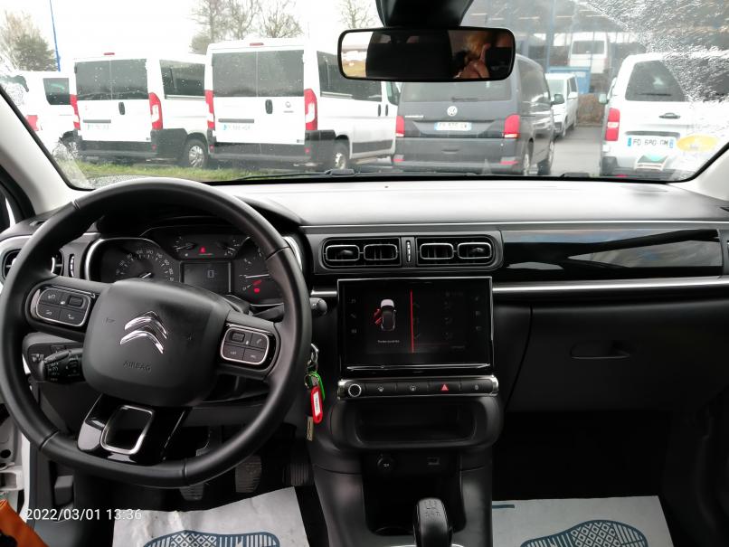 vehicule en location vente C3 Blue HDI 100 cv S&S Shine Blanche toit noir