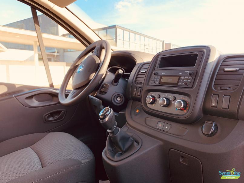 vehicule en location vente Trafic Combi Zen L2H1 Energy DCI 145 cv 9 places Blanc