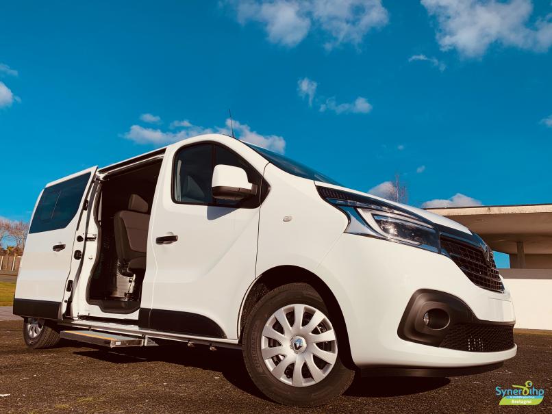 vehicule en location vente Trafic Combi Zen L2H1 Energy DCI 145 cv 9 places Blanc