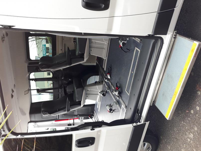 vehicule en location vente Jumper Combi Confort 3,0 L1H1 BlueHDI 140 cv Euro 6 Blanc