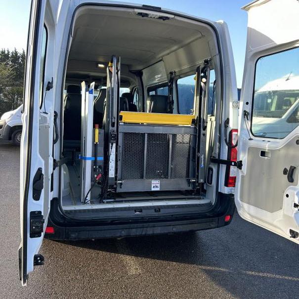 vehicule en location vente Master Fourgon FG TR GCF F3500 L2H2 DCI 135 cv Blanc minéral (Banquette double) VASP Handicap