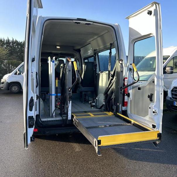 vehicule en location vente Master Fourgon FG TR GCF F3500 L2H2 DCI 135 cv Blanc minéral (Banquette double) VASP Handicap