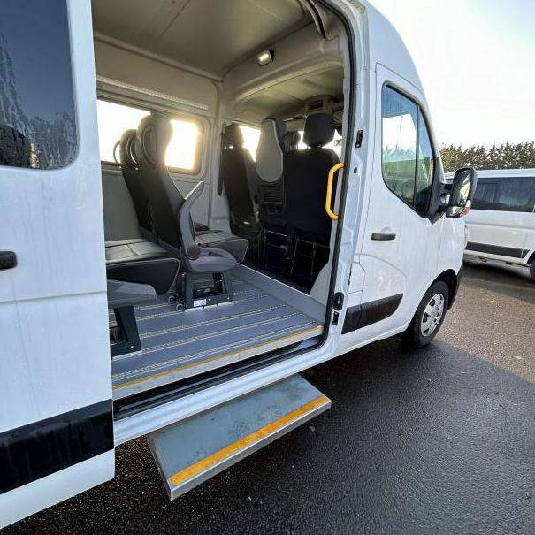vehicule en location vente Master Fourgon FG TR GCF F3500 L2H2 DCI 135 cv Blanc minéral (Banquette double) VASP Handicap