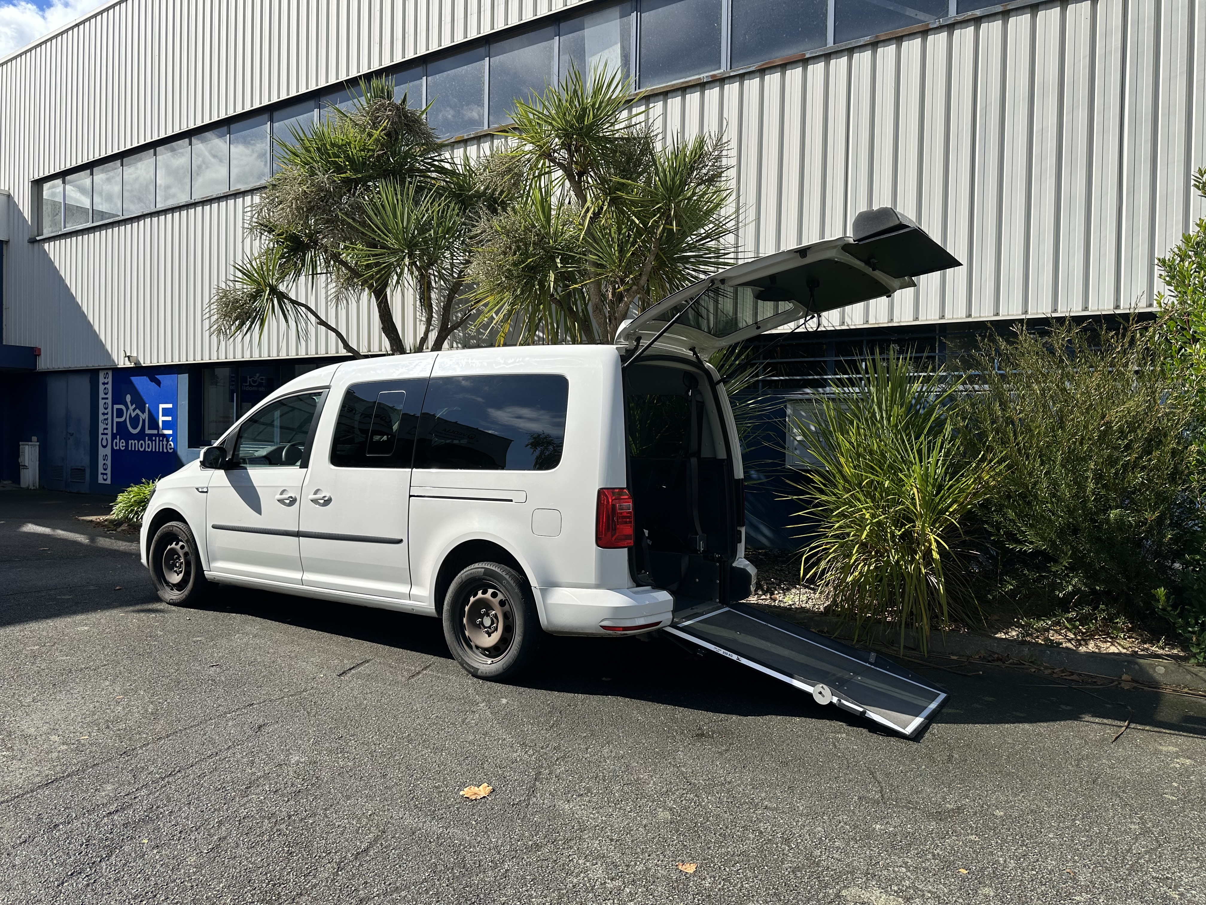 Caddy Maxi IV Trendline 2,0 TDI 102 cv Euro 6 Blanc 7 places adapté Lenoir