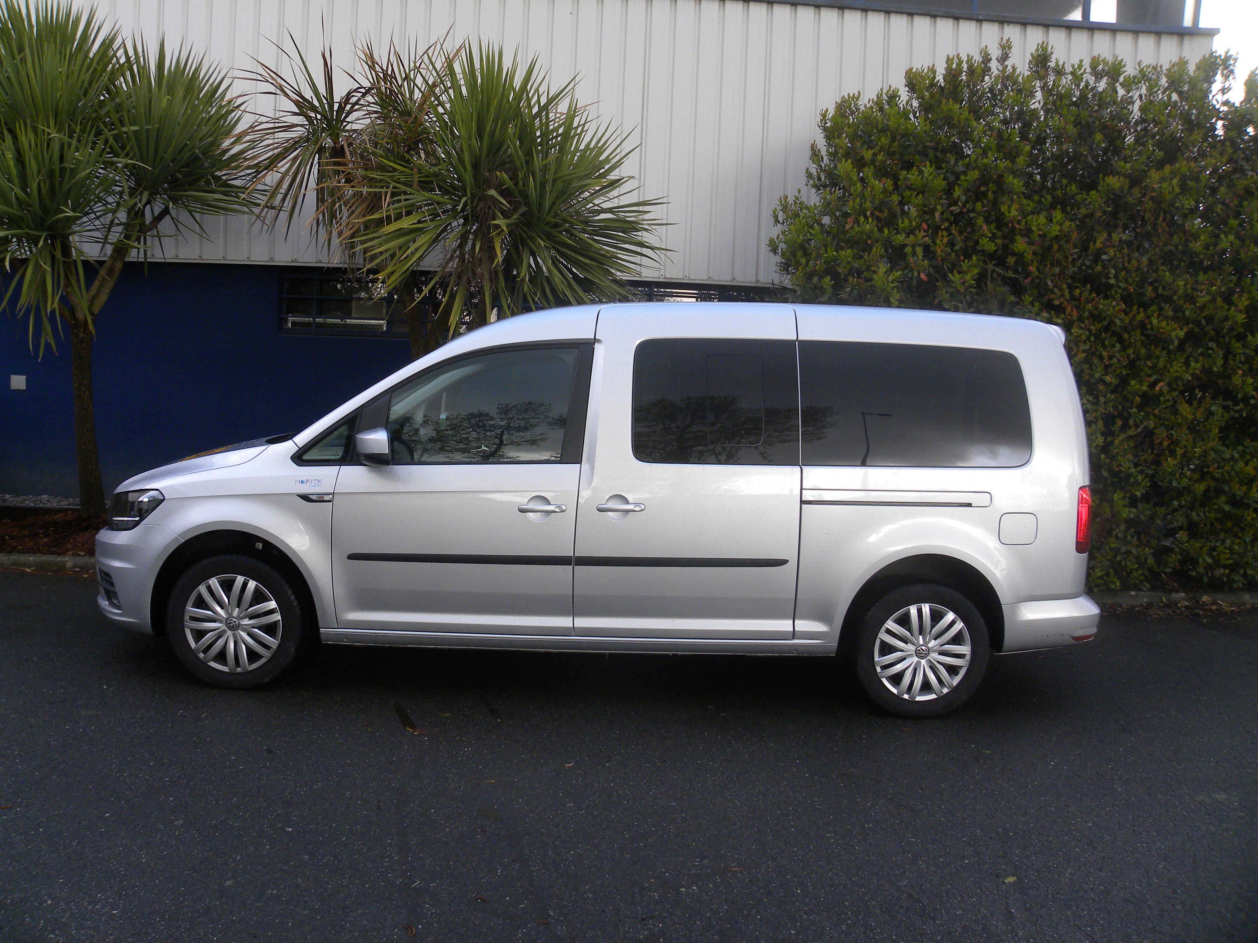 Caddy Maxi IV Trendline 2,0 TDI 102 cv Euro 6 B Gris 7 places adapté Lenoir