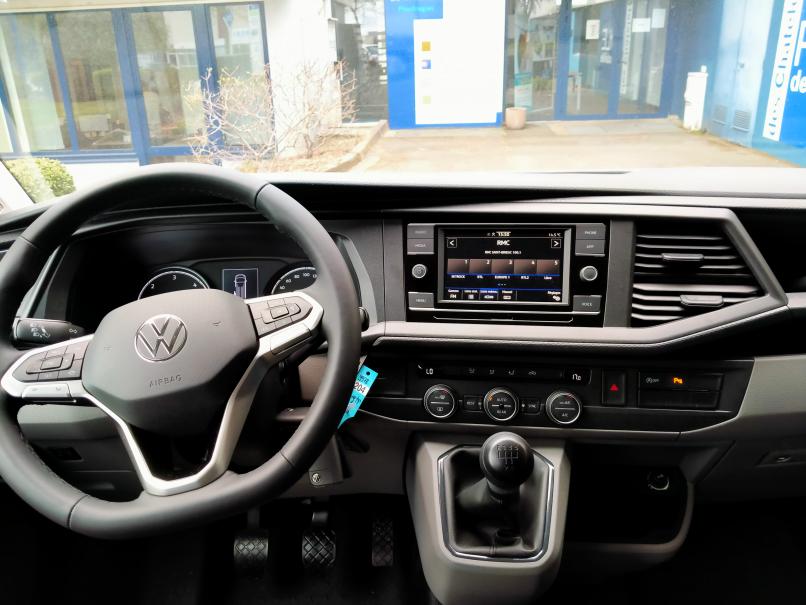 vehicule en location vente Caravelle Courte Confortline Euro 6.1 2,0 TDI 110 cv 8 places Beige