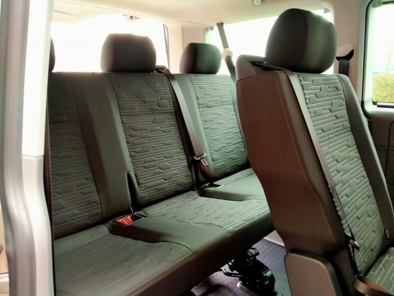 vehicule en location vente Caravelle Courte Confortline Euro 6.1 2,0 TDI 110 cv 8 places Beige