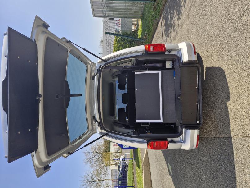vehicule en location vente Caddy Maxi IV Trendline 2,0 TDI 102 cv Euro 6 B Gris 7 places adapté Lenoir