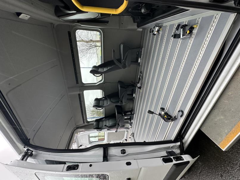 vehicule en location vente Master Fourgon FG TR GCF F3500 L2H2 DCI 135 cv Blanc minéral (Banquette double) VASP Handicap
