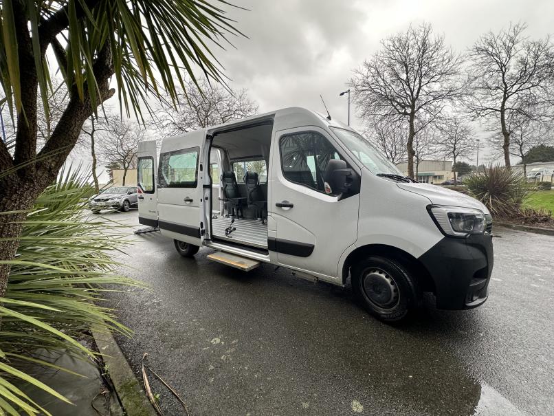 vehicule en location vente Master Fourgon FG TR GCF F3500 L2H2 DCI 135 cv Blanc minéral (Banquette double) VASP Handicap